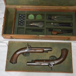 COFFRET PAIRE DE PISTOLETS D'OFFICIER A PERCUSSION-2&deg; REPUBLIQUE-SECOND EMPIRE-ALGERIE-CRIMEE-ITALIE
