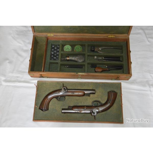 COFFRET PAIRE DE PISTOLETS D'OFFICIER A PERCUSSION-2� REPUBLIQUE-SECOND EMPIRE-ALGERIE-CRIMEE-ITALIE