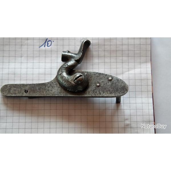 Platine de Pistolet ou fusil  � percussion canon cot� Gauche PL100 C.
