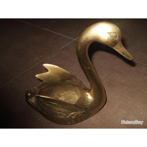 Sculpture en bronze d'un cigne