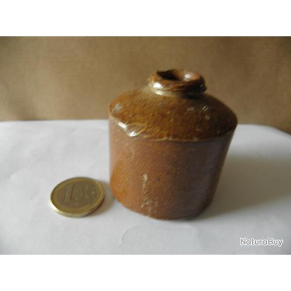 antique petite bouteille d'encre (vide) en gres