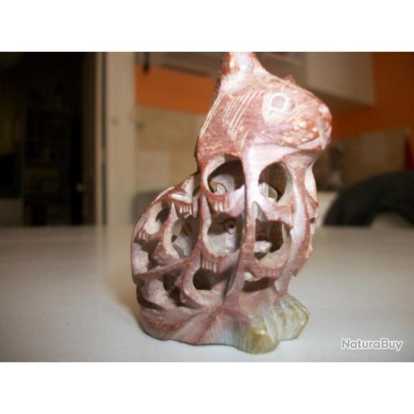 Statuette de deux chats sculpt�e  dans du Marbre Rose