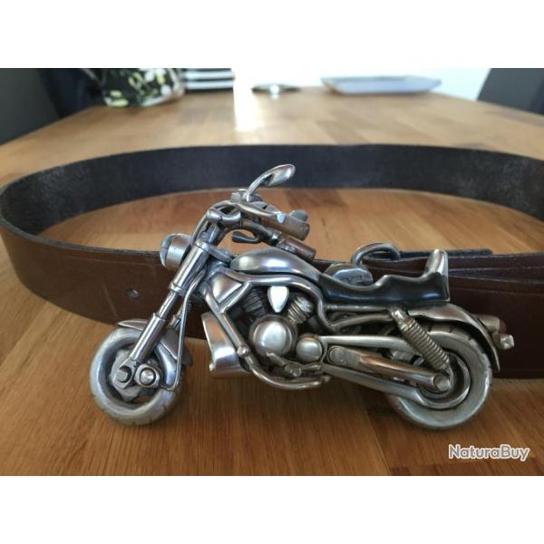 Boucle de ceinturon bikier