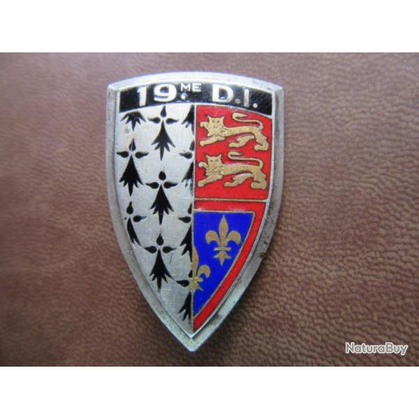 INSIGNE 19  DIVISION INFANTERIE ( DISSOLUTION 1946 )