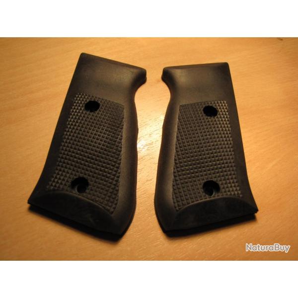 Plaquettes caoutchouc de pistolet  a identifier  (EF80)