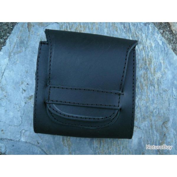 Etui / Cartouchi�re � balles en cuir