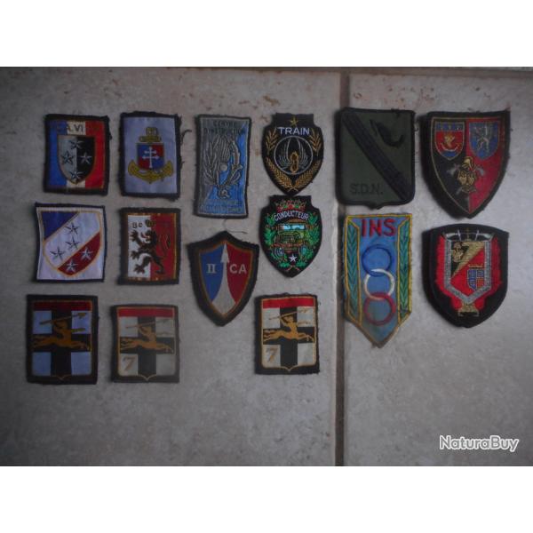lot d'�cussons d'�paules , patchs de division et autre