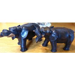 TRES TRES BELLE ET RARE PAIRE D'ELEPHANTS ANCIENS EN BOIS SCULPTES D'EPOQUE 1930/50/