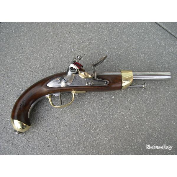EXCEPTIONNEL Pistolet  de cavalerie mod�le 1822 a silex.