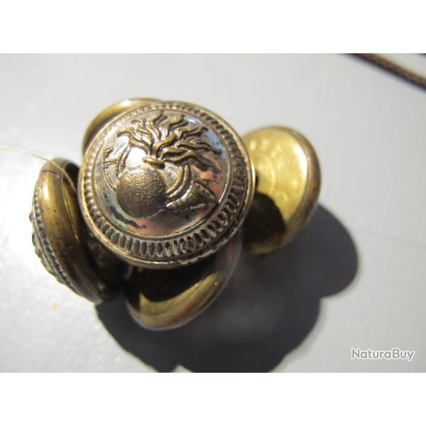 Bouton militaire Grenade et cor de Chasse