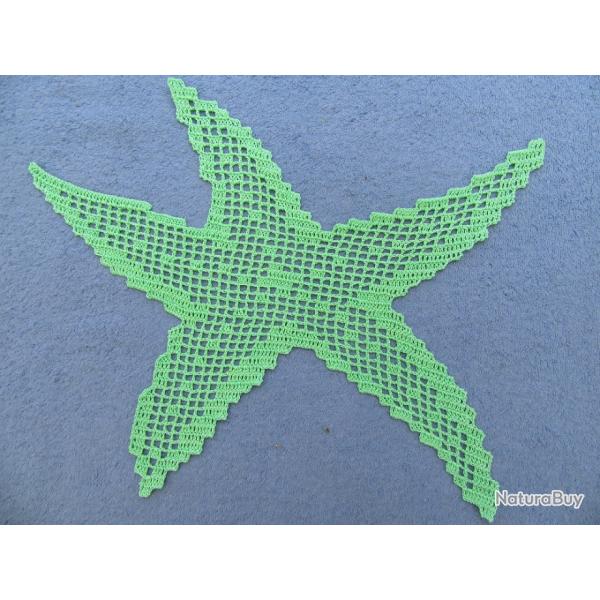 Napperon Etoile de mer crochet fait main. Animaux marin. Linge de table d�coration textile.