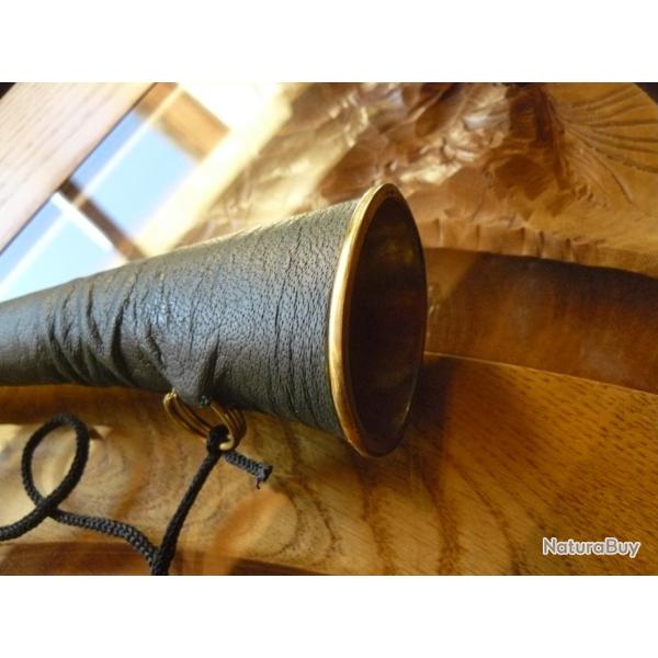 TROMPE gain�e cuir   25 cm