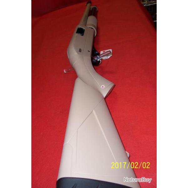 Winchester calibre 12/76 � pompe SXP defender desert , synthetique beige