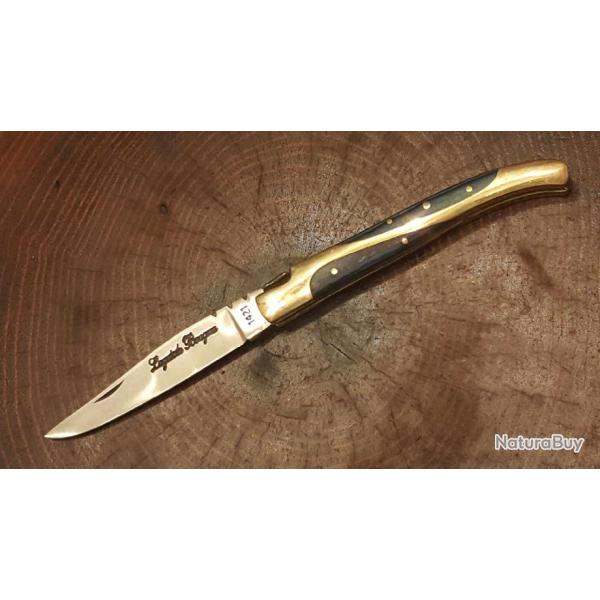 Joli petit cypra avec son �tui feutrine