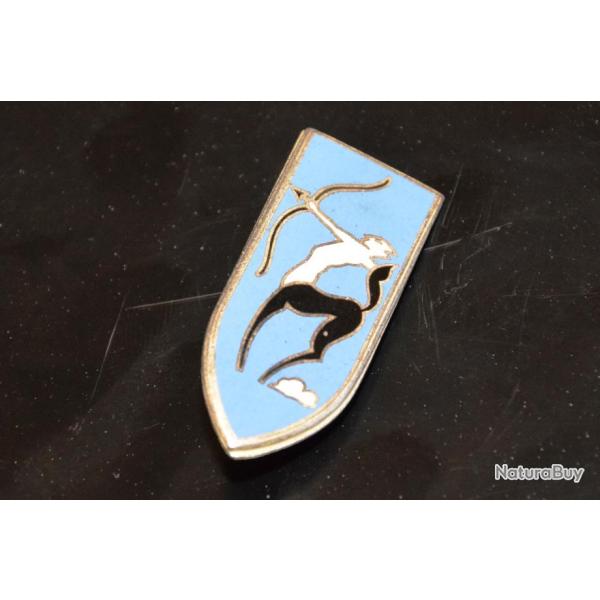 CEB : insigne mtallique du centre de tir d'engins blinds de Mailly de fabrication Drago G. 1133 en