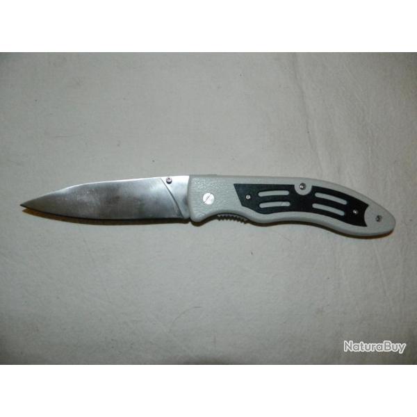 Grand couteau pliant