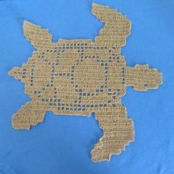 Tortue Marine en ficelle de jute . Napperon d&eacute;coration Textile marine.