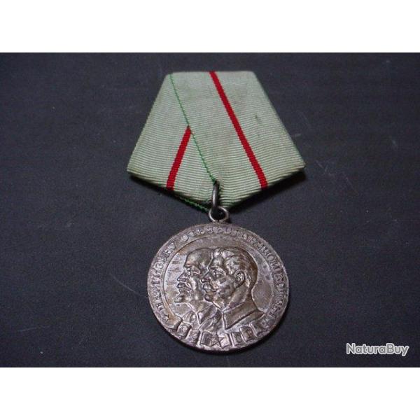 Belle m�daille de l' URSS des partisans.