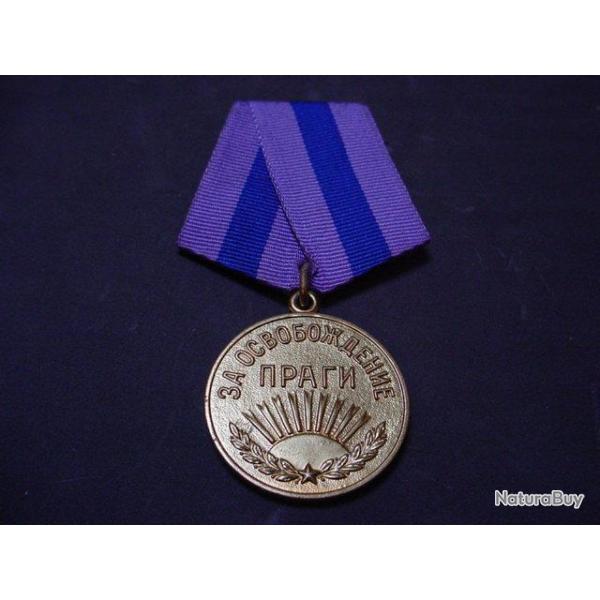 Belle M�daille de l' URSS de la Lib�ration de Prague.