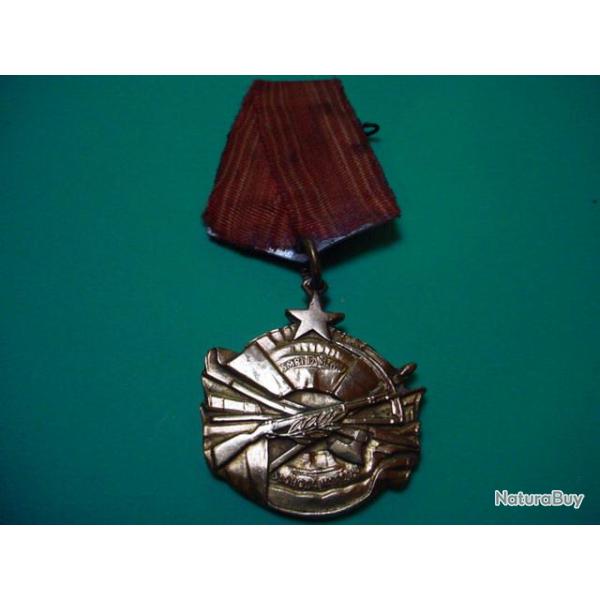 Belle m�daille Serbe de l'Ordre de la bravoure.