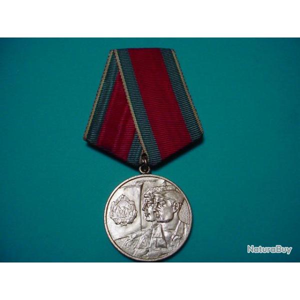 Belle m�daille Roumaine.