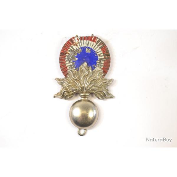 Attribut de shako gris argent, cocarde mtal tricolore