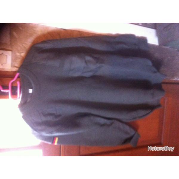 Pull allemand olive taille 46 Neuf 80% laine 20 % acrylique