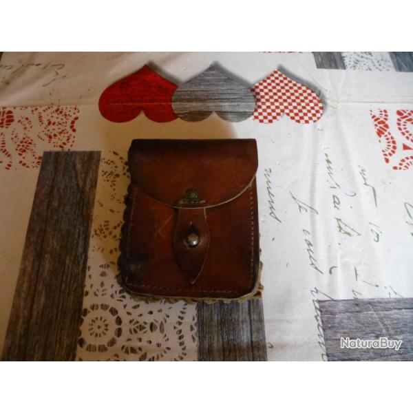 + MOITIE DE CARTOUCHIERE FSA - 49 - 56