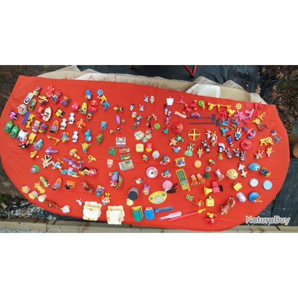 ..Lot de petit  jouets vantage