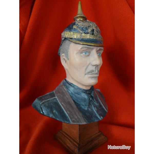 Buste de soldat casque � pointe*