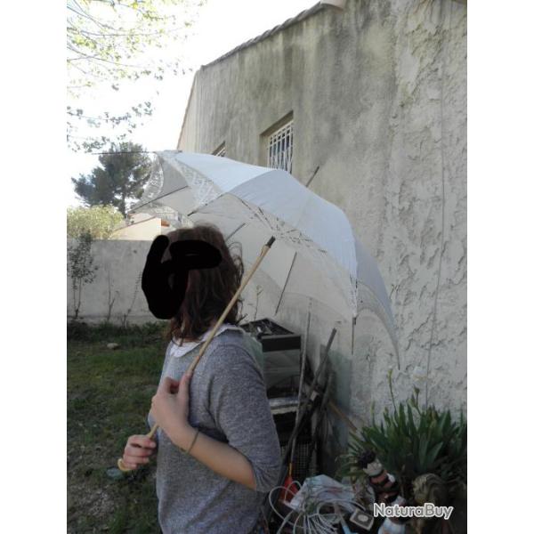 antique parasol Poign�e en os (bovine)et bois