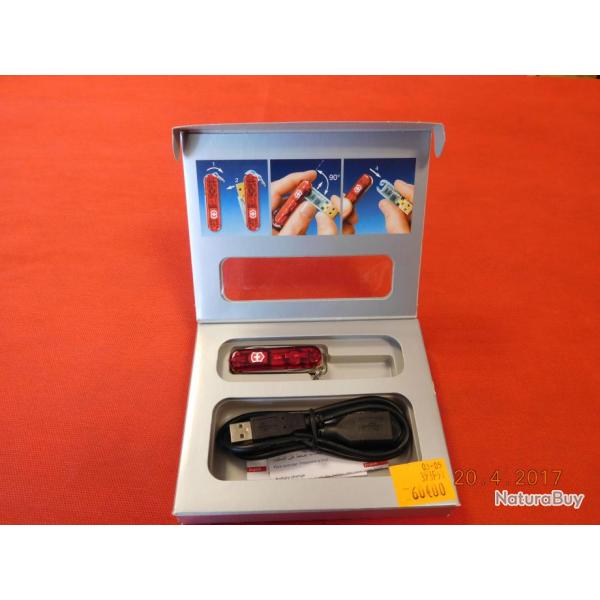 VICTORINOX, couteau de collection  avec cl� USB