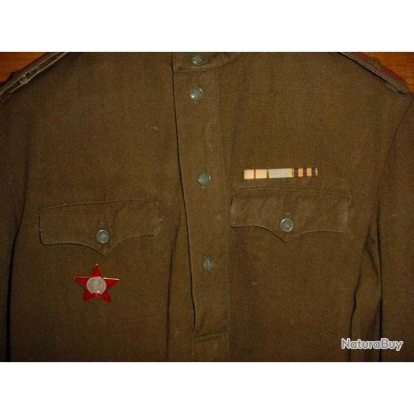 Tunique Gimnasterka de lieutenant-colonel �poque sovi�tique.