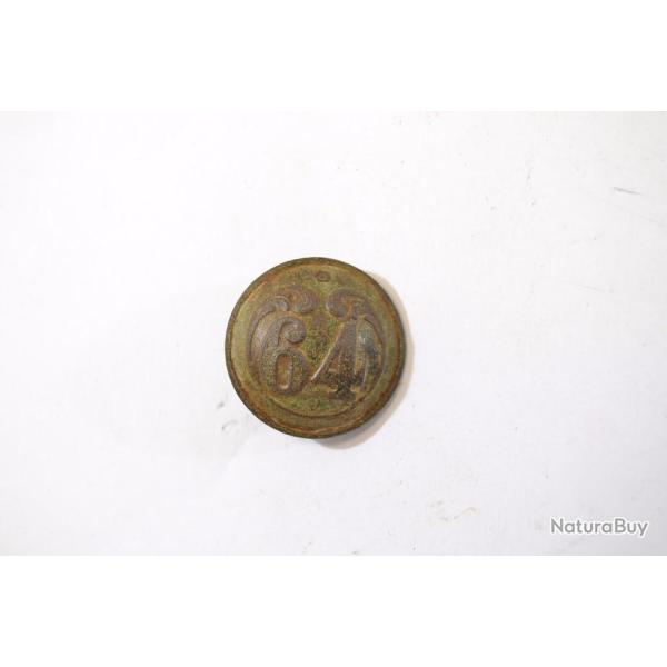 Bouton 64 de ligne 23mm (64e r�giment de ligne) Second Empire