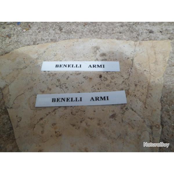 Joli lot de 2 petits stickers Benelli Armi