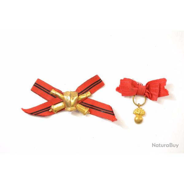 Lot insignes / broche / pingles militaires artillerie sur ruban rouge Arme Franaise a identifier