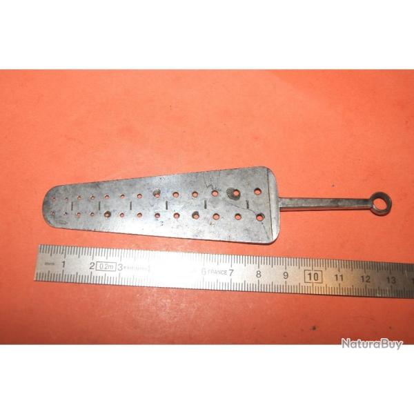 fili�re TRUELLE ARMURIER 19�me fine double rang�e outillage pi�ces vis...