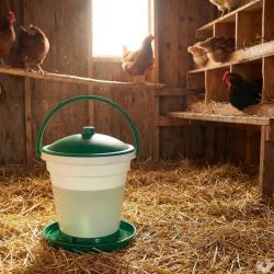 Abreuvoir seau &agrave; anse blanc et vert contenance 18 L Olba