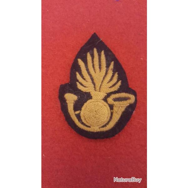 Attribut grenade jaune sur bleu