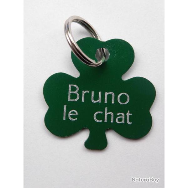 MEDAILLE Grav�e chien verte "TREFLE" gravure, personnalisation offerte