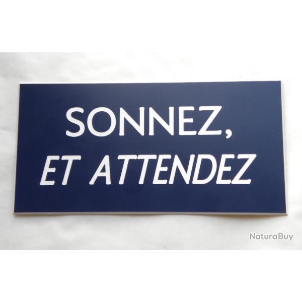 Plaque adh�sive "SONNEZ ET ATTENDEZ" format 48 x 100 mm fond BLEU