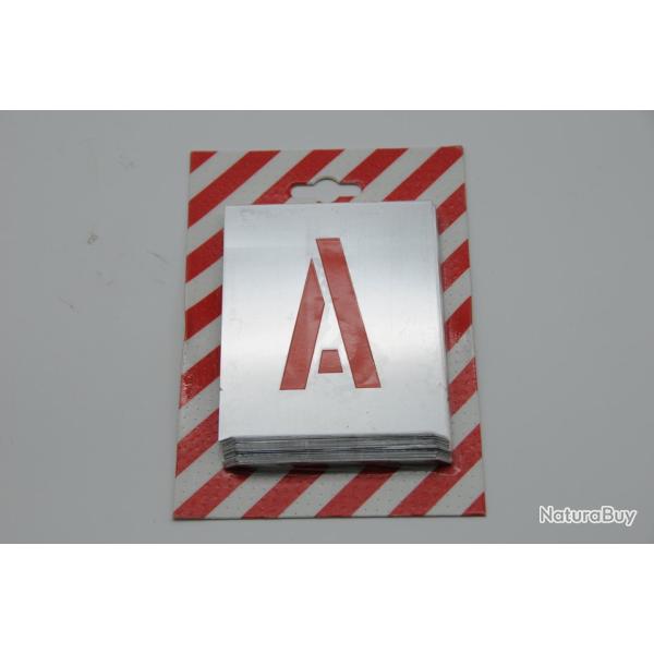 Pochoir lettres forme BATON