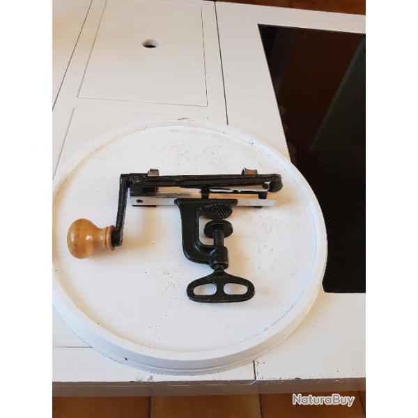 sertisseur vert calibre 1e crome  de la  manu