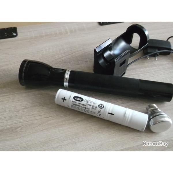 Lampe  torche   MAGLITE     Mag Chargeur system