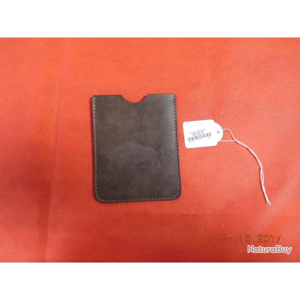 Protge passeport en cuir fin  motif sanglier ide cadeaux