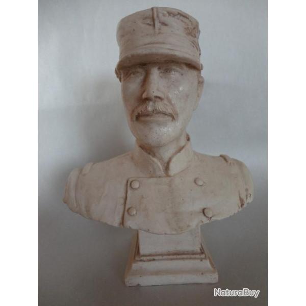 Buste Piou-Piou, pierre