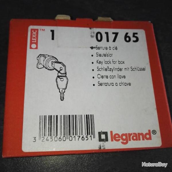 Serrure � cl� pour coffret �tanche Legrand neuf