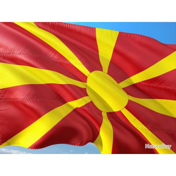 Drapeau Mac�donien   (150 x 90 cm)  (100% polyester) (NEUF)
