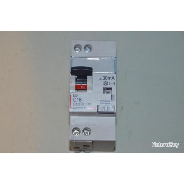 Suite d�barra de mon atelier 1 disjoncteurs C16 30 ma