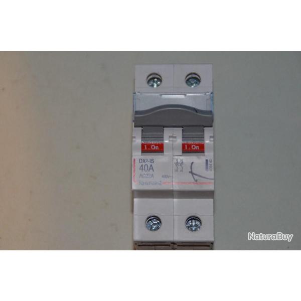 1 interrupeur modulaire 2 x 40A